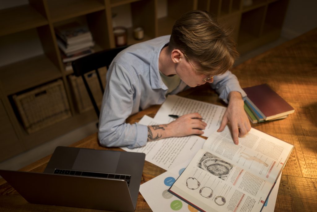 Ghostwriting Services vs. Self-Writing